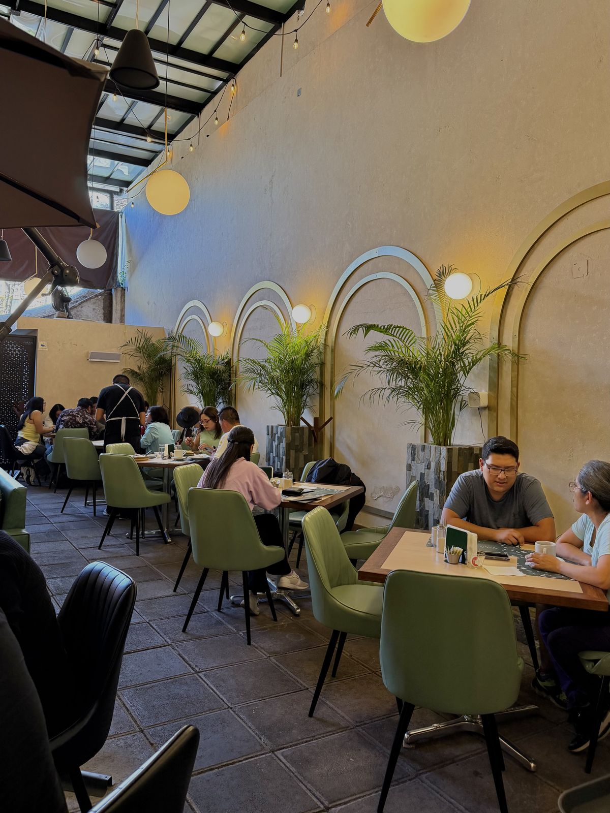Terraza de Xamigua, mesas y ambiente